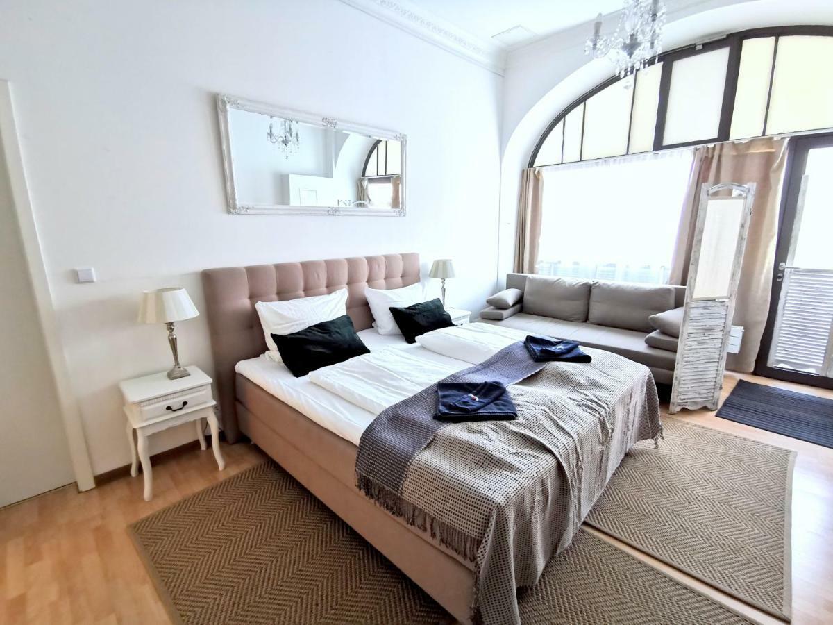 Gastein By Rockchair Apartments L Superhost Status L 2 Bedrooms Boxspringbeds 1,5 Bathrooms - Cozy Family & Business Flair Welcomes You! เบอร์ลิน ภายนอก รูปภาพ